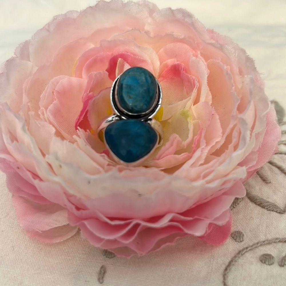 Apatite stone ring size 8